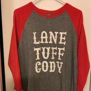 Baseball tee in red/gray!